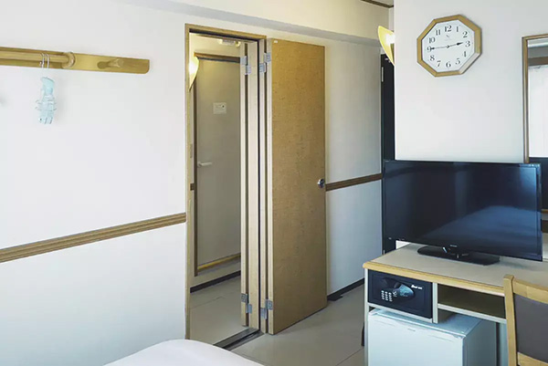Connecting Room